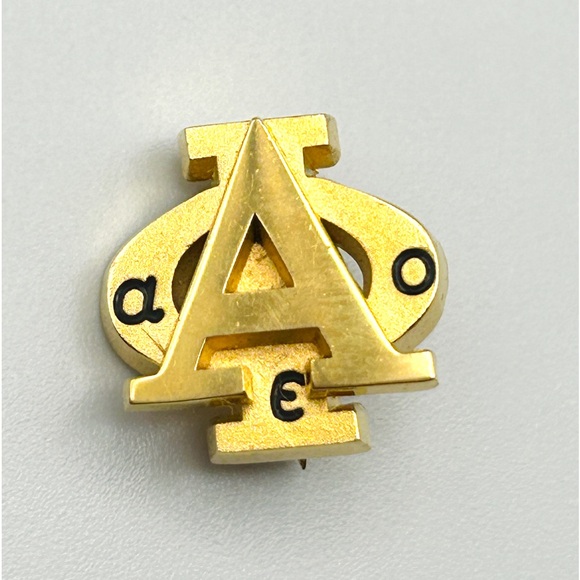 Vintage 90s Gold Plated Alpha Phi Sorority Badge Pin - Picture 6 of 6